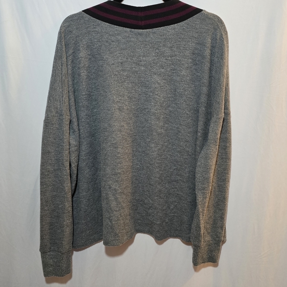 Urban Outfitters Gray Deep V Neck Lightweight Tennis Sweater Ribbed Knit, sz L - Picture 6 of 9